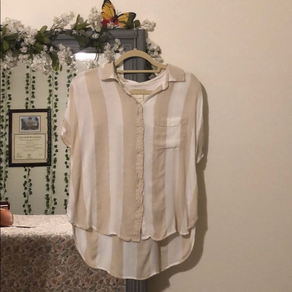 🌼 American eagle button-down shirt!